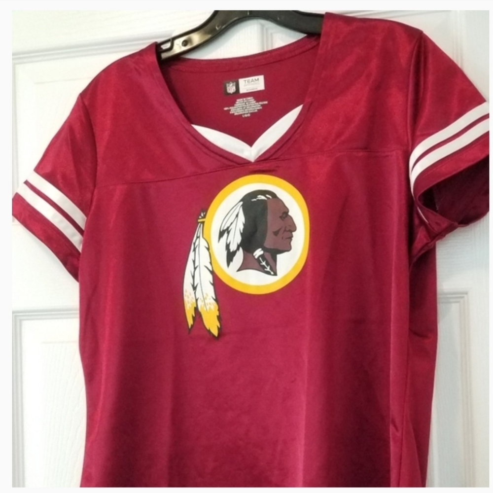Redskins top.  ( New)